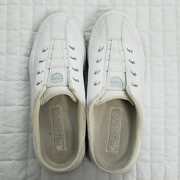 skechers low back shoes